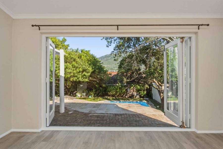 To Let 3 Bedroom Property for Rent in Penzance Estate Western Cape